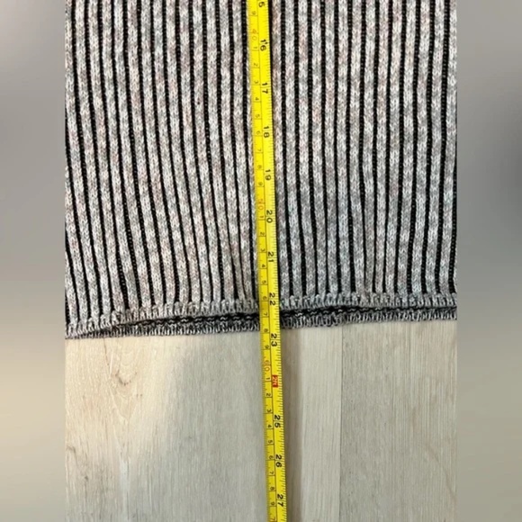 Lululemon Cotton-Cashmere Blend Mock Neck Sweater - Size 10 - Picture 8 of 10